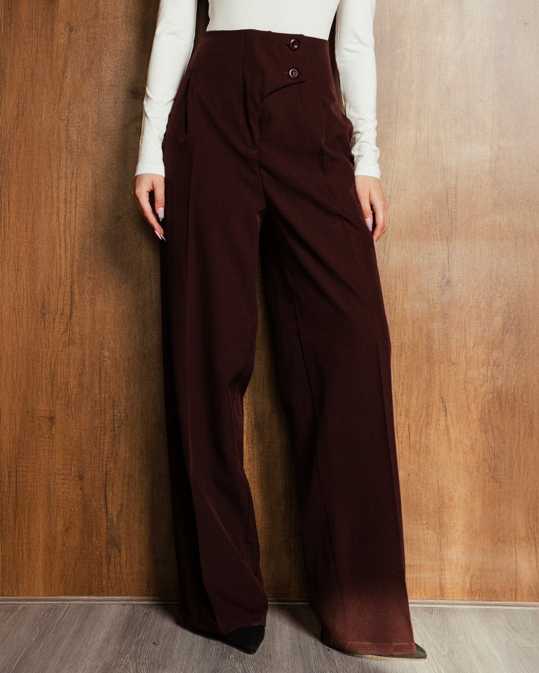 The prestige pants in wine color