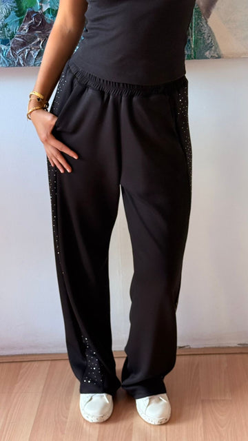 Black sweatpants with diamond on sides