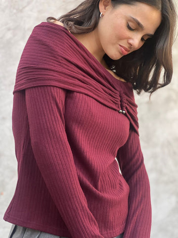 Knit sway pullover in burgundy