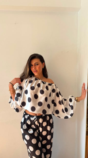 Blouse polka dot black in white