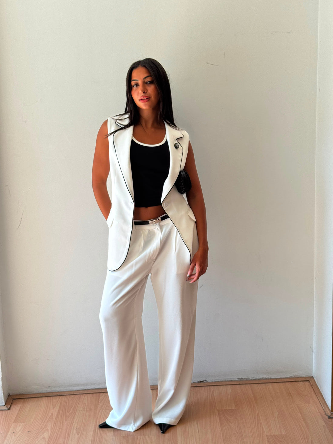 Classic Tailored Vest – White