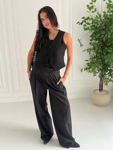 The prestige pants with lines in black